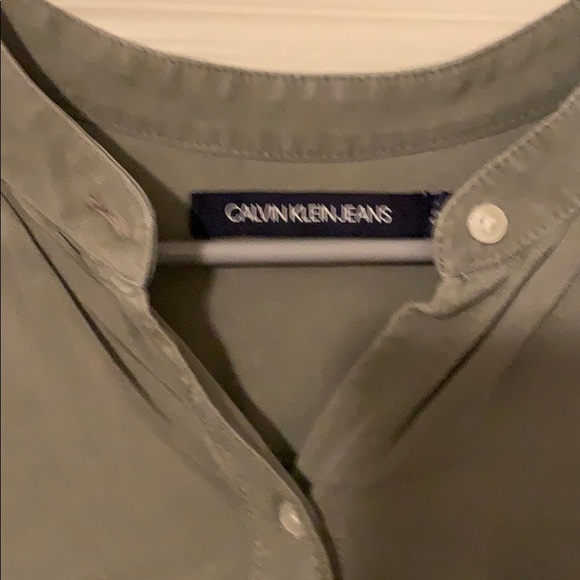 Calvin Klein Jeans Button Down Shirt - Picture 2 of 4
